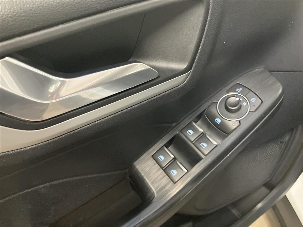 Ford Kuga 2,5 Plugin-hybrid Trend CVT 225HK 5d Trinl. Gear - Image 7