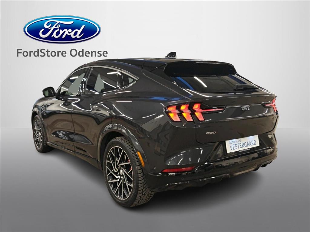 Ford Mustang Mach-E GT EL UR AWD 487HK 5d Aut. - Image 3