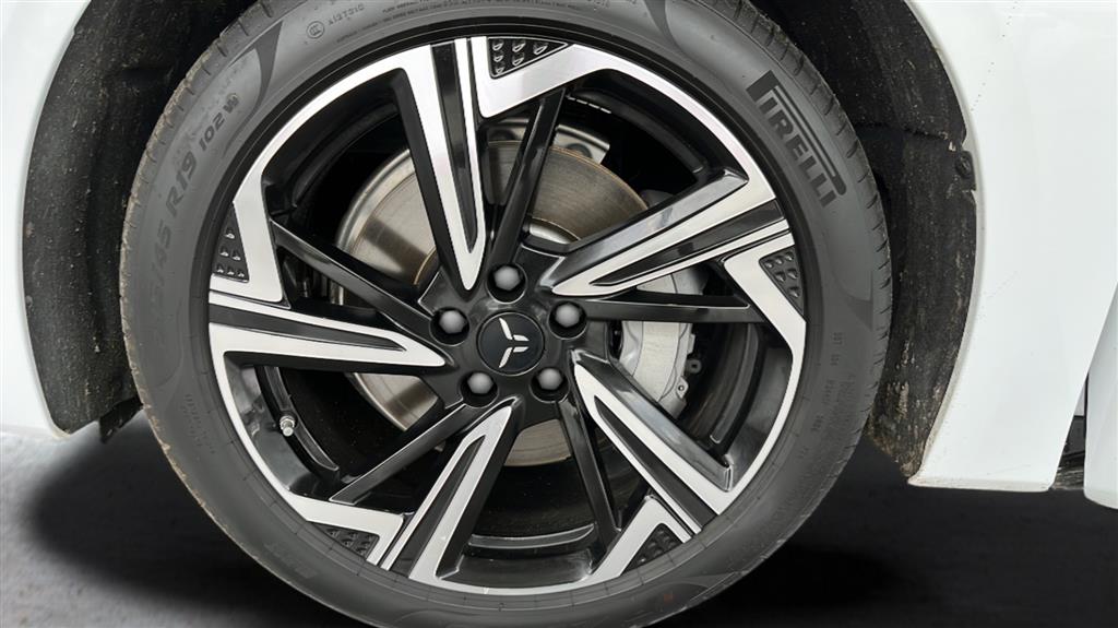 Hongqi EH7 EL Exclusive 339HK Aut. - Image 16
