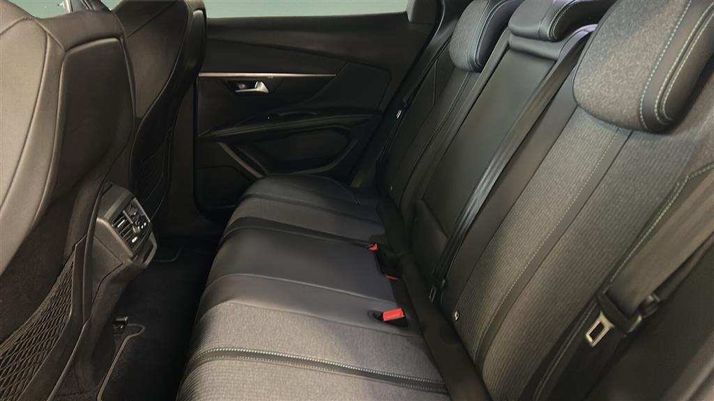 Peugeot 3008 1,2 PureTech Allure Pack EAT8 130HK 5d 8g Aut. - Image 6