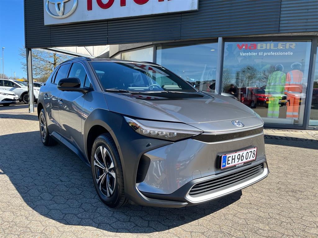 Toyota BZ4X EL Executive 204HK 5d Aut. - Image 2