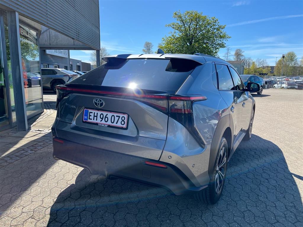 Toyota BZ4X EL Executive 204HK 5d Aut. - Image 3