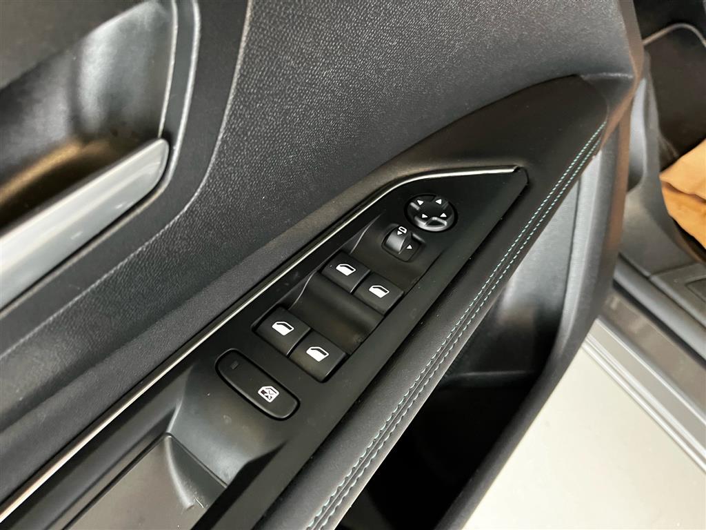 Peugeot 3008 1,6 PureTech Plugin-hybrid Selection Sport LTD EAT8 225HK 5d 8g Aut. - Image 13