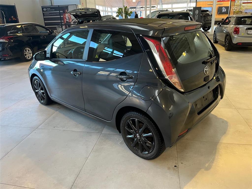 Toyota Aygo 1,0 VVT-I X-Wave Sky 69HK 5d - Image 2