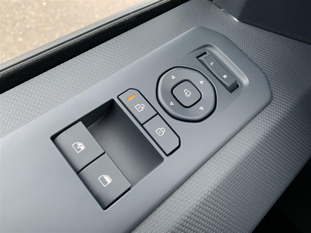 Kia PV5 71,2 kWh Passenger LR Upgrade MY26 163HK Aut. - Image 24