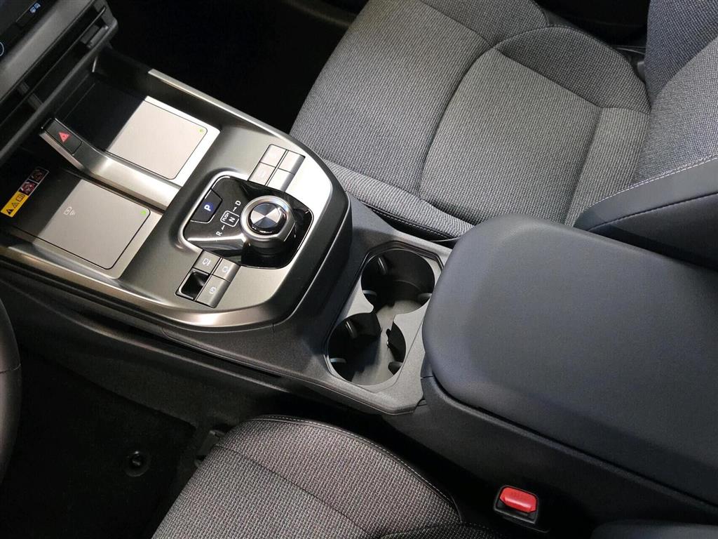Toyota BZ4X EL Active Tech 224HK 5d Aut. - Image 13