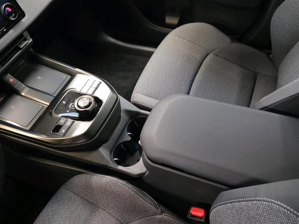 Toyota BZ4X EL Active Tech 224HK 5d Aut. - Image 13