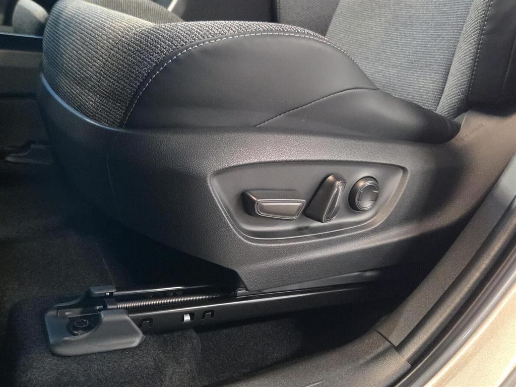 Toyota BZ4X EL Active Tech 224HK 5d Aut. - Image 14