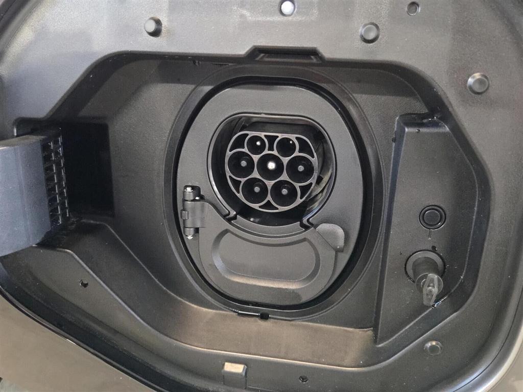 Toyota BZ4X EL Active Tech 224HK 5d Aut. - Image 16