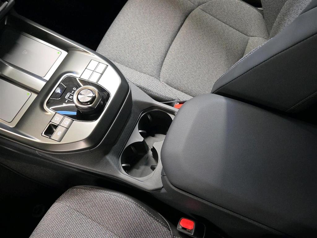 Toyota BZ4X EL Active Tech 224HK 5d Aut. - Image 12