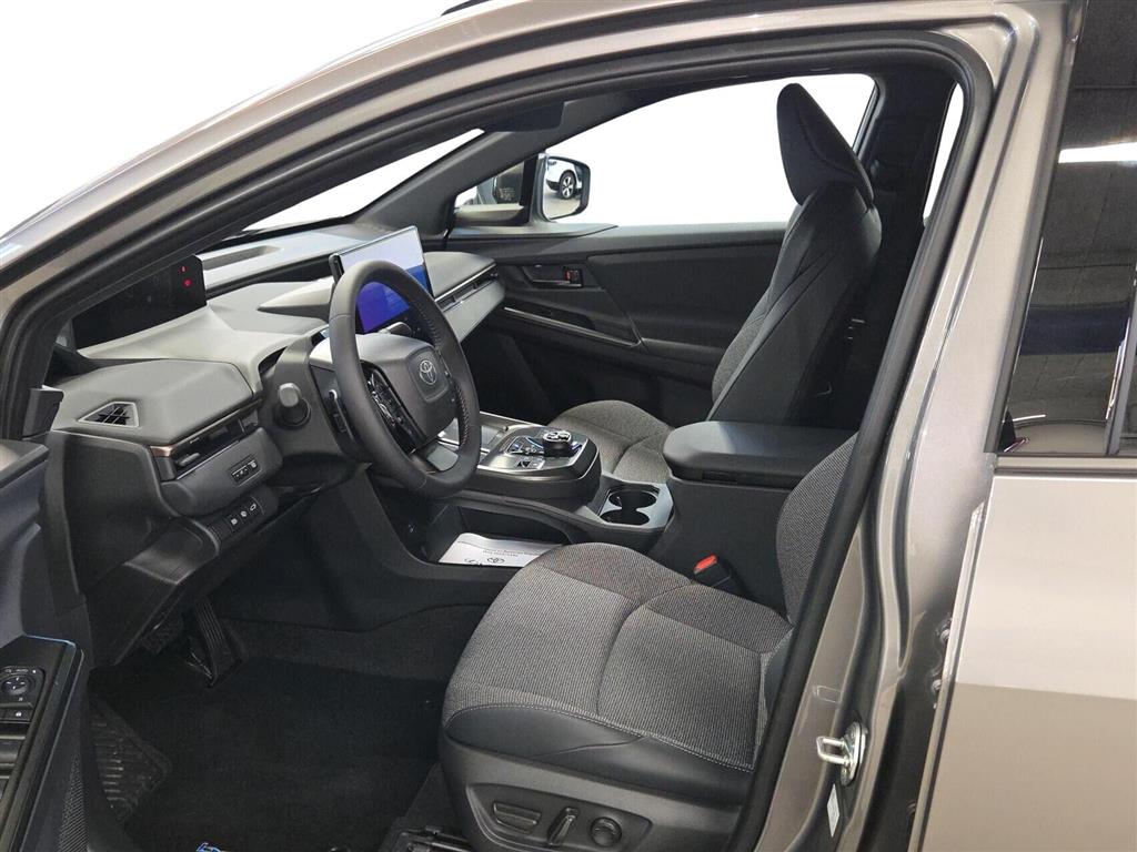 Toyota BZ4X EL Active Tech 224HK 5d Aut. - Image 4