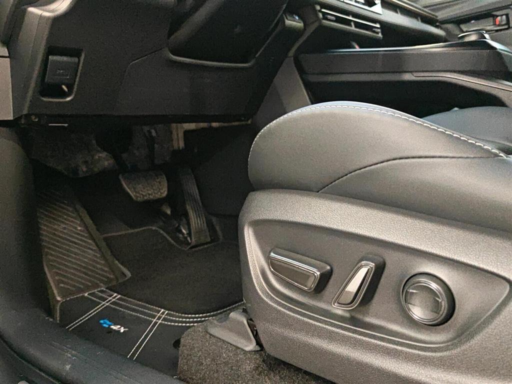 Toyota BZ4X EL Executive 224HK 5d Aut. - Image 9