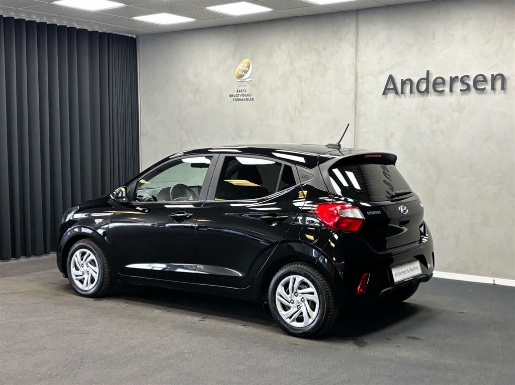 Hyundai i10 1,0 Essential 67HK 5d - Image 3