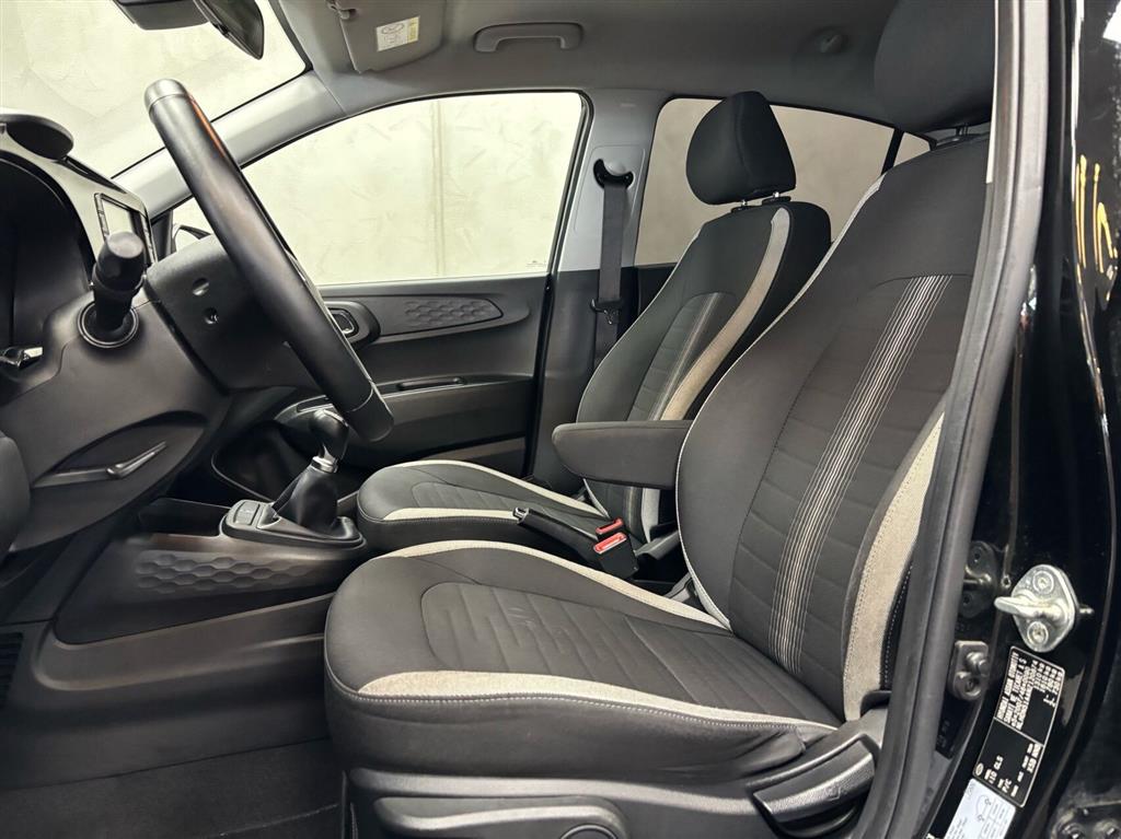 Hyundai i10 1,0 Essential 67HK 5d - Image 5