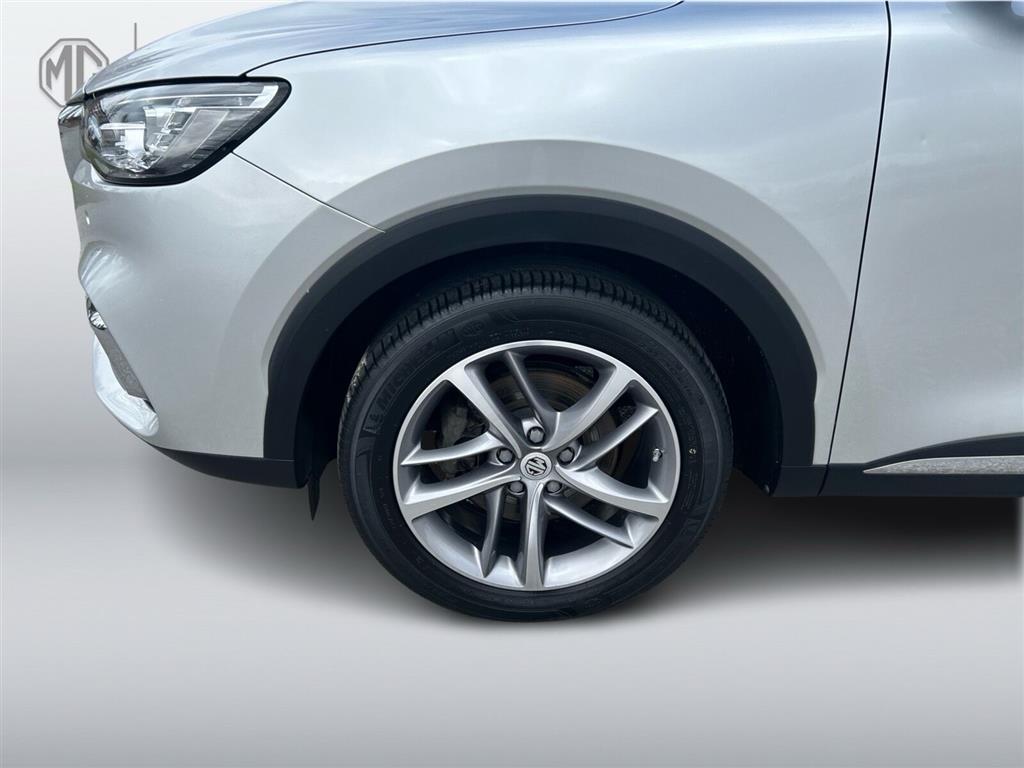 MG EHS 1,5 T-GDi PHEV Luxury 258HK 5d Aut. - Image 9