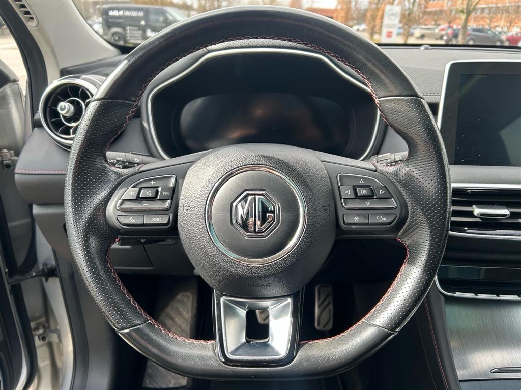 MG EHS 1,5 T-GDi PHEV Luxury 258HK 5d Aut. - Image 16