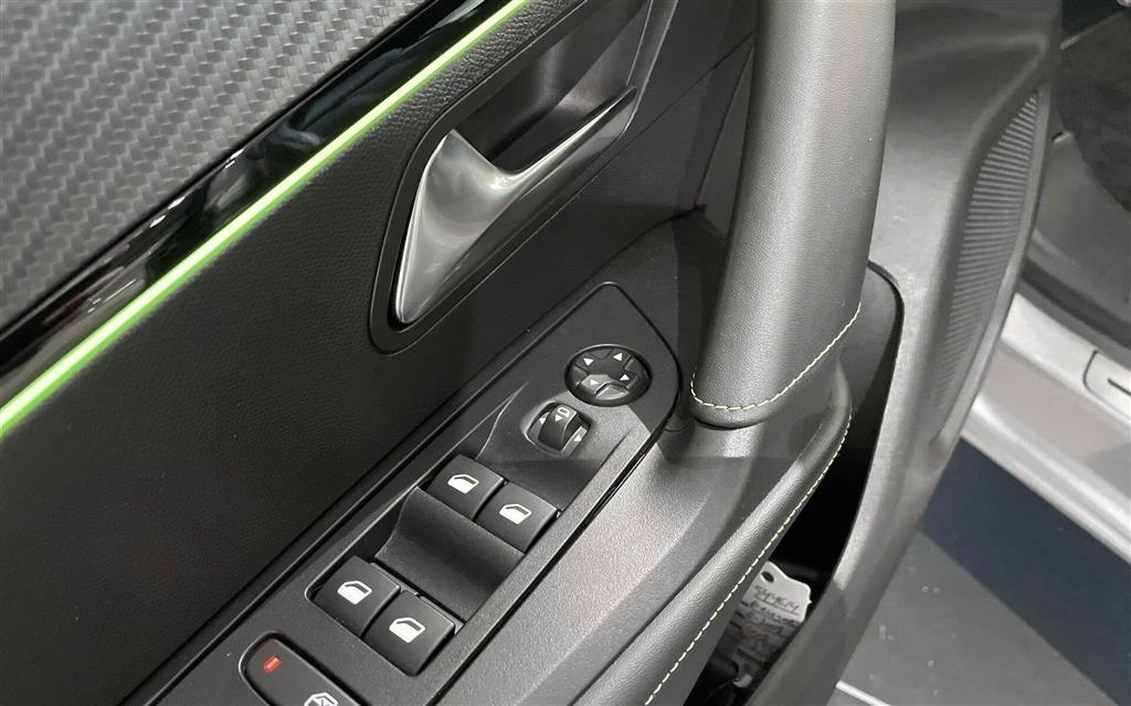 Peugeot e-2008 EL GT 136HK 5d Aut. - Image 15