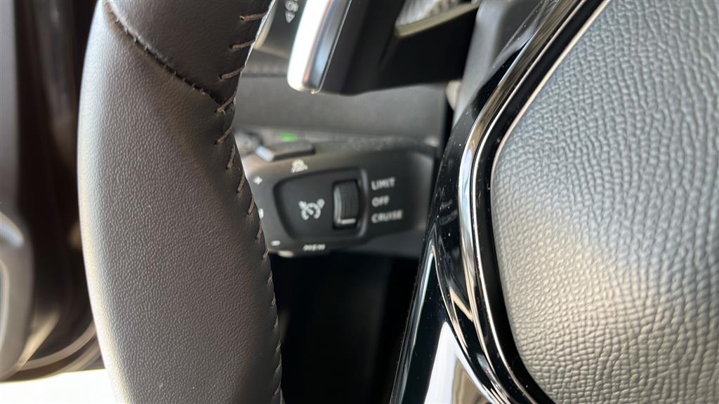 Peugeot 208 1,2 PureTech Black Selection EAT8 100HK 5d 8g Aut. - Image 13