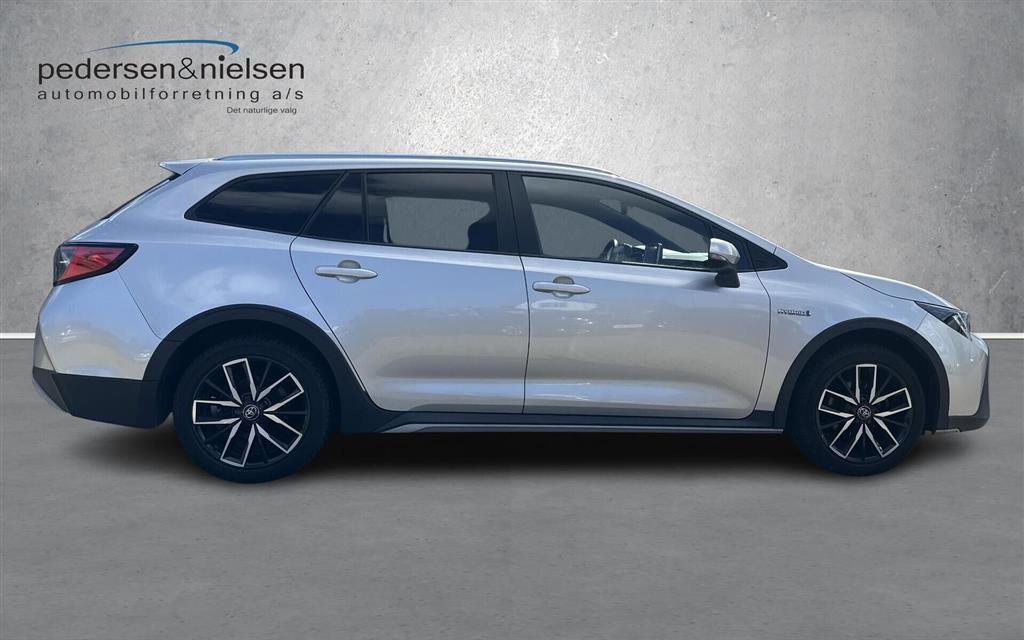 Toyota Corolla Touring Sports 1,8 Hybrid H3 TREK Smart E-CVT 122HK Stc Trinl. Gear - Image 6