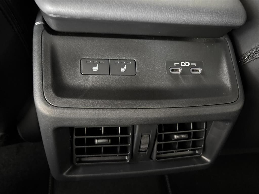Toyota bZ4X EL Executive 224HK 5d Aut. - Image 7
