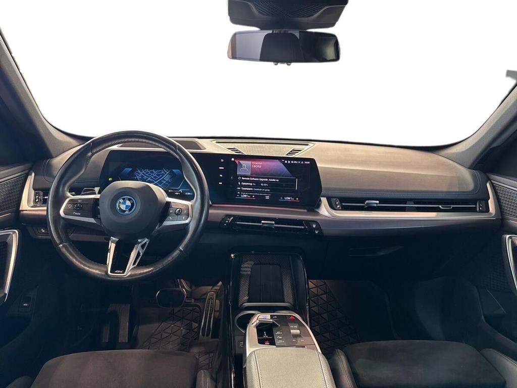 BMW iX1 xDrive30 EL M-Sport 4x4 313HK 5d Aut. - Image 11
