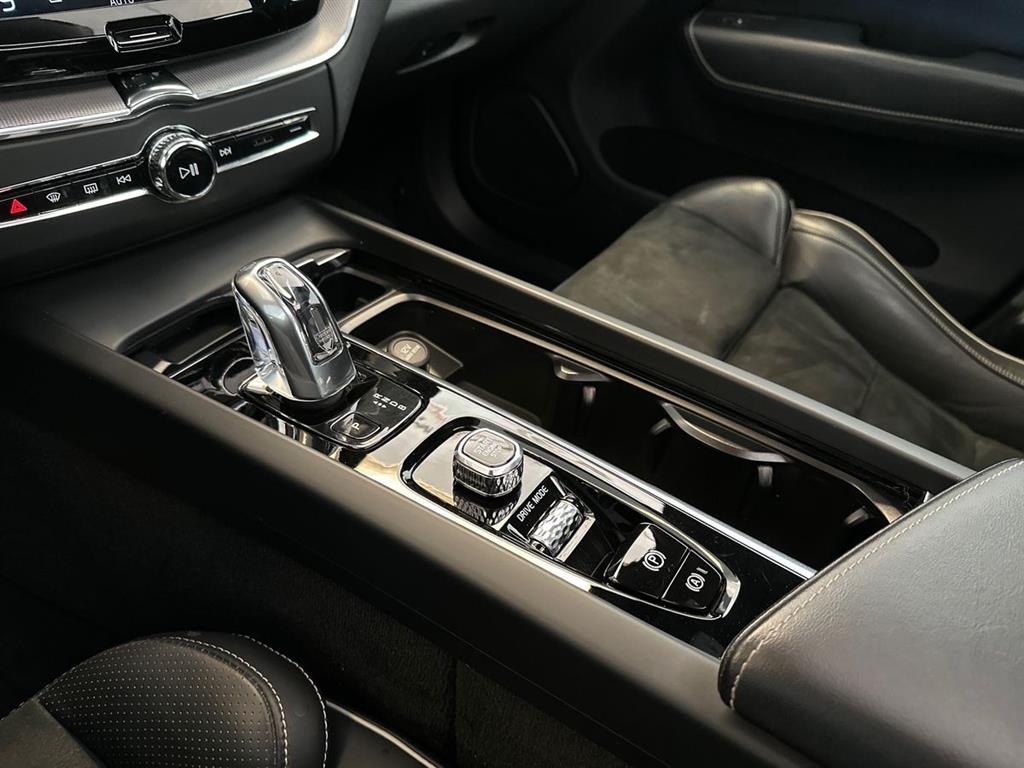 Volvo XC60 2,0 T8 Twin Engine Plugin-hybrid R-design AWD 390HK 5d 8g Aut. - Image 11