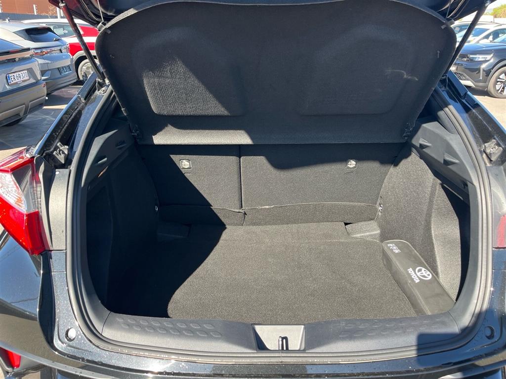 Toyota C-HR 1,8 Hybrid Selected Multidrive S 122HK 5d Aut. - Image 7