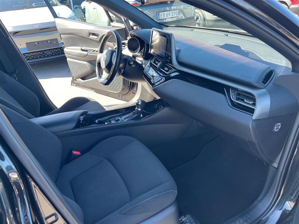Toyota C-HR 1,8 Hybrid Selected Multidrive S 122HK 5d Aut. - Image 12