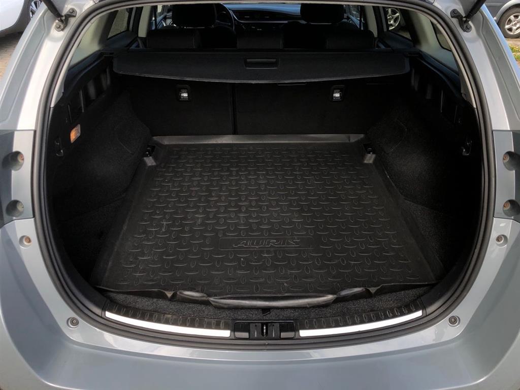 Toyota Auris Touring Sports 1,8 Hybrid H2 Selected Bi-tone 136HK Stc Aut. - Image 17