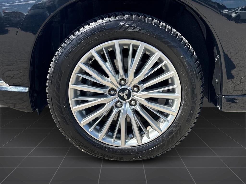 Mitsubishi Outlander 2,4 PHEV Plugin-hybrid Limited 4WD 224HK 5d 6g Trinl. Gear - Image 6