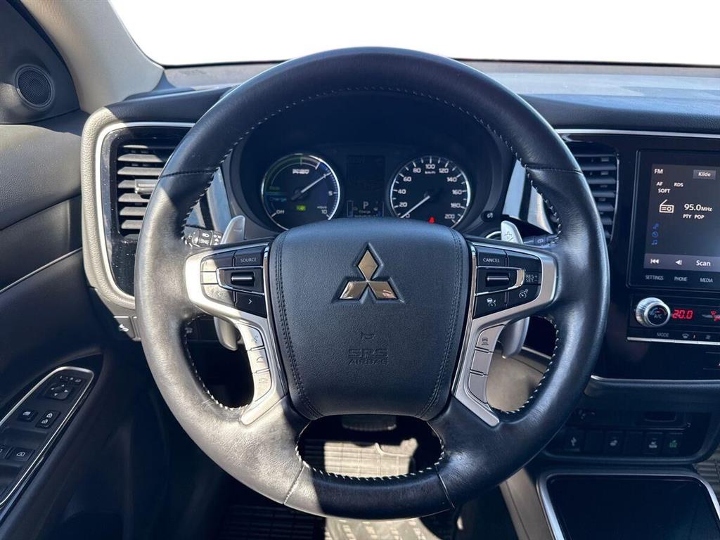 Mitsubishi Outlander 2,4 PHEV Plugin-hybrid Limited 4WD 224HK 5d 6g Trinl. Gear - Image 17