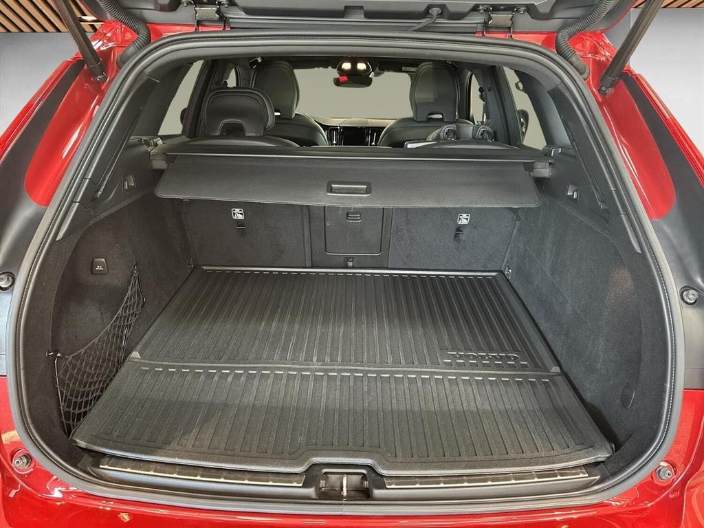 Volvo XC60 2,0 T6 Recharge Plugin-hybrid R-design AWD 350HK 5d 8g Aut. - Image 14