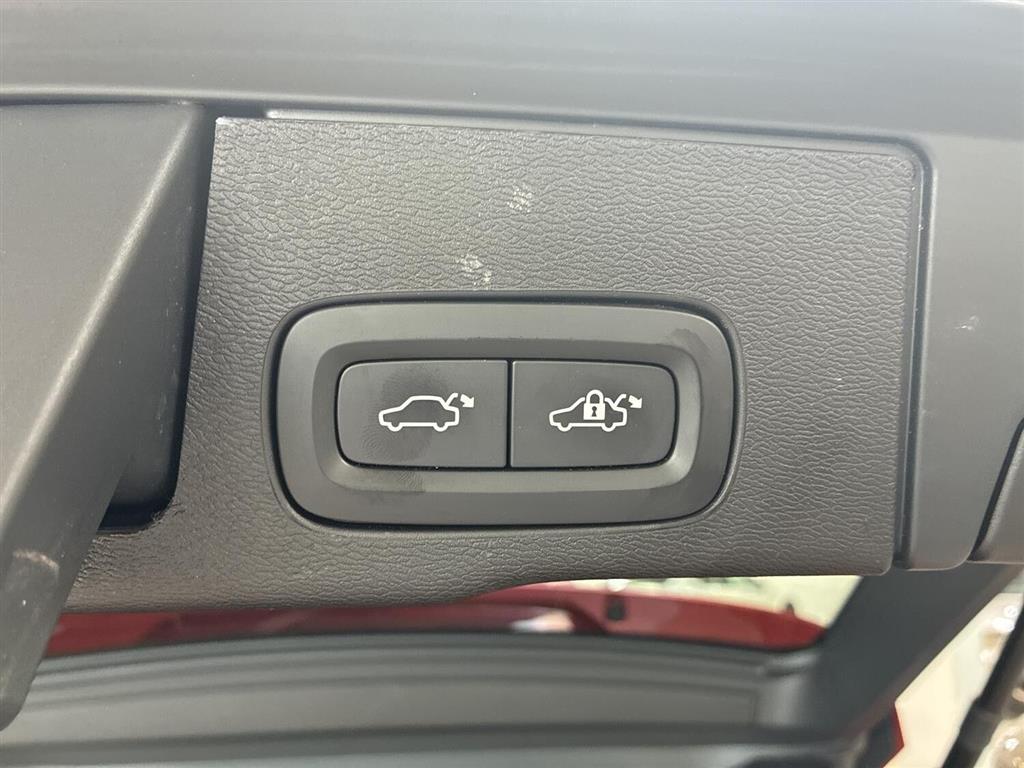 Volvo XC60 2,0 T6 Recharge Plugin-hybrid R-design AWD 350HK 5d 8g Aut. - Image 15