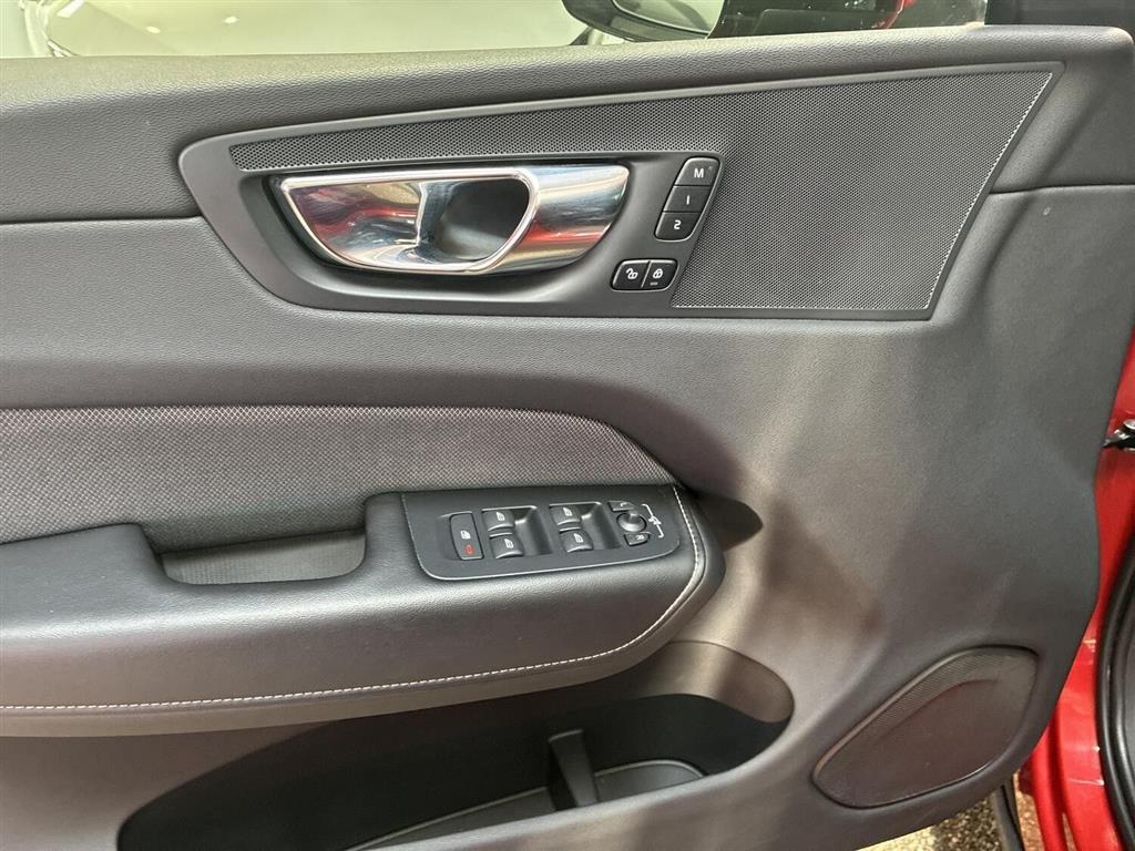 Volvo XC60 2,0 T6 Recharge Plugin-hybrid R-design AWD 350HK 5d 8g Aut. - Image 16