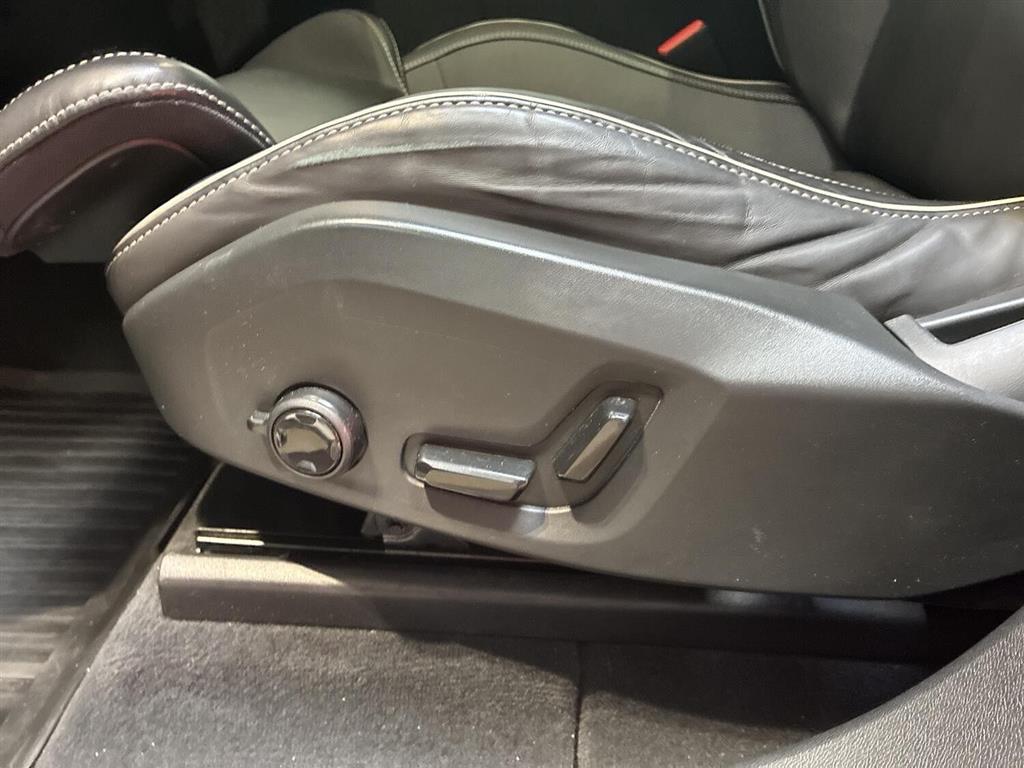 Volvo XC60 2,0 T6 Recharge Plugin-hybrid R-design AWD 350HK 5d 8g Aut. - Image 17