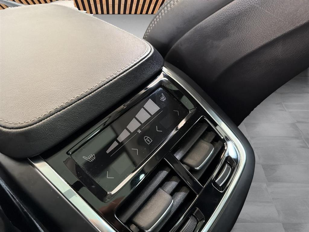 Volvo XC90 7 Sæder 2,0 T8 Recharge Plugin-hybrid Ultimate AWD 455HK 5d 8g Aut. - Image 18