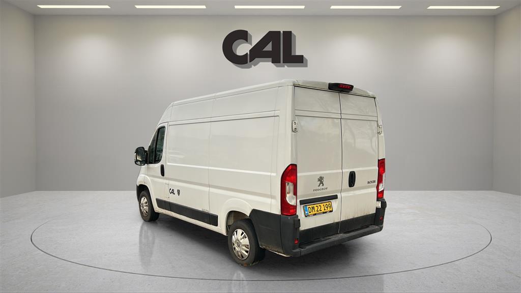 Peugeot Boxer 333 L2H2 2,2 BlueHDi Premium 140HK Van 6g - Image 3