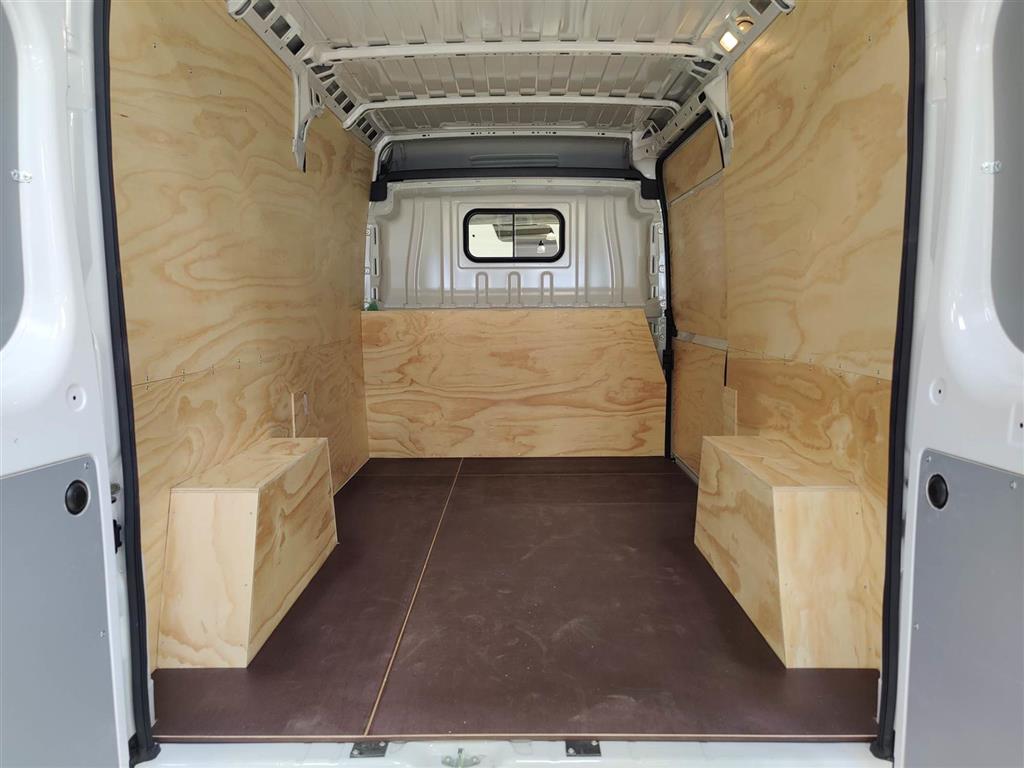 Peugeot Boxer 333 L2H2 2,2 BlueHDi Premium 140HK Van 6g - Image 4