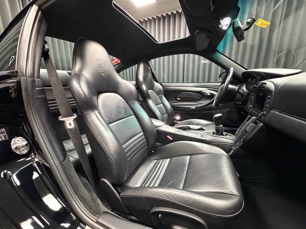 Porsche 911 Turbo 3,6 B Turbo 4x4 420HK 2d 6g - Image 15