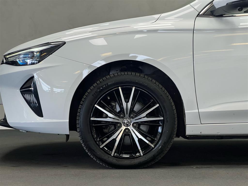 MG MG5 Electric EL Standard Range Luxury 177HK Stc Trinl. Gear - Image 4