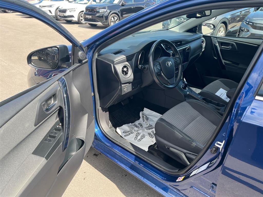 Toyota Auris 1,8 Hybrid H2 Selected 136HK 5d Aut. - Image 6