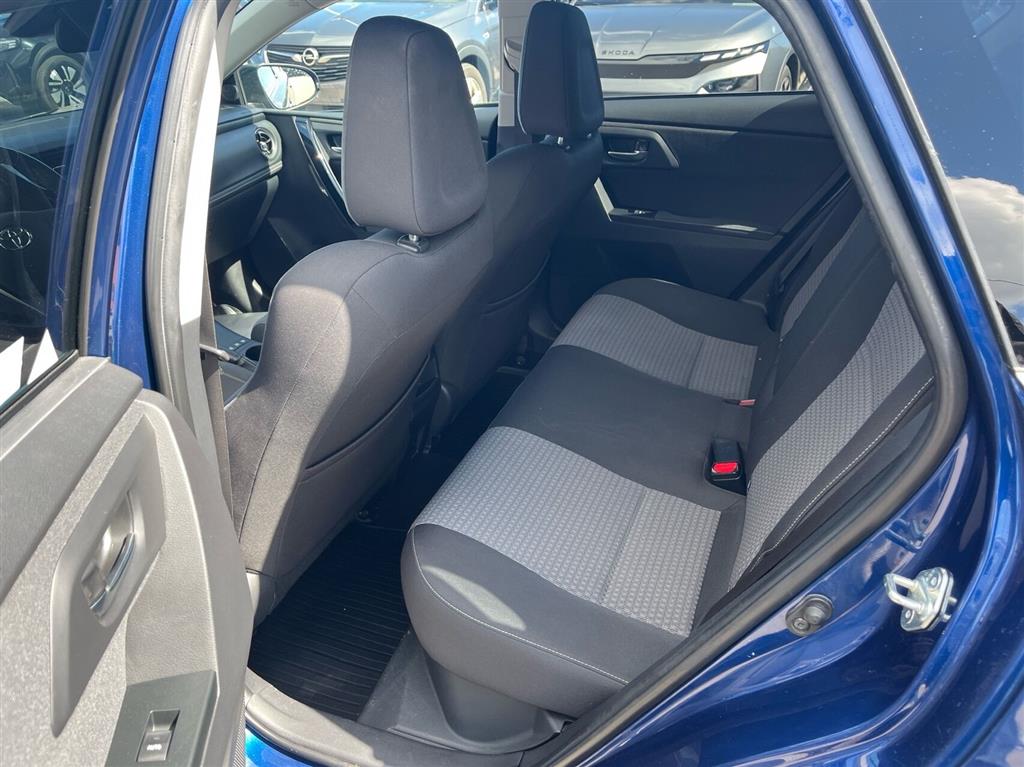 Toyota Auris 1,8 Hybrid H2 Selected 136HK 5d Aut. - Image 7