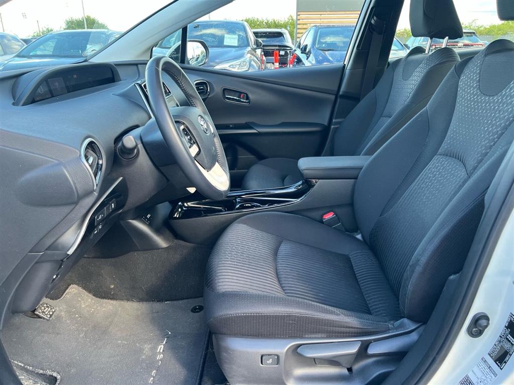 Toyota Prius Plug-in 1,8 Plugin-hybrid H3 122HK 5d Aut. - Image 6