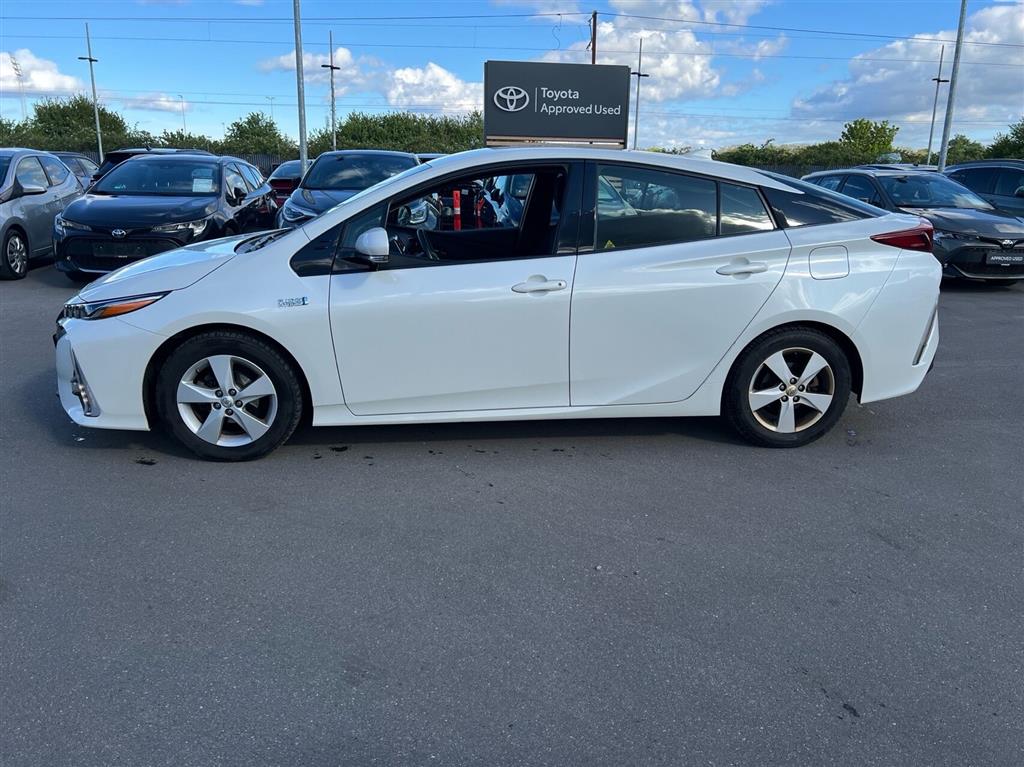 Toyota Prius Plug-in 1,8 Plugin-hybrid H3 122HK 5d Aut. - Image 2