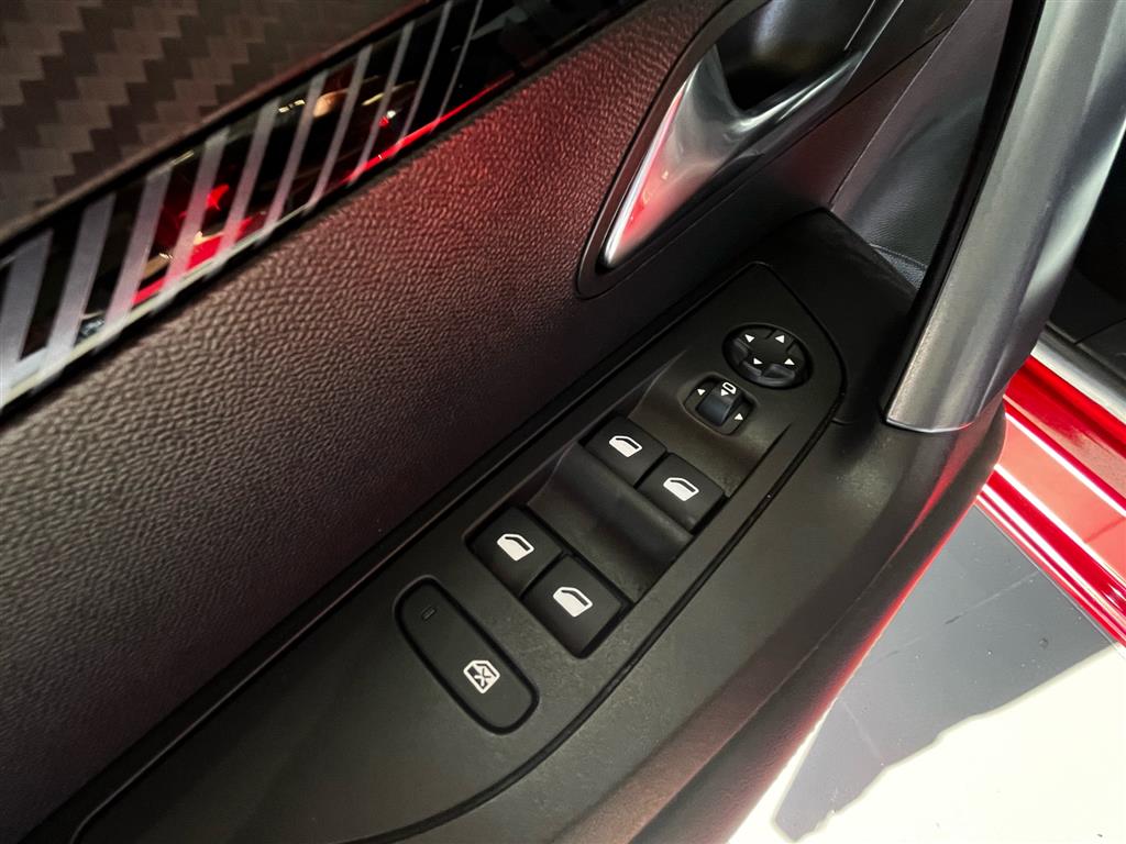 Peugeot 2008 1,2 PureTech Allure Pack EAT8 130HK 5d 8g Aut. - Image 9
