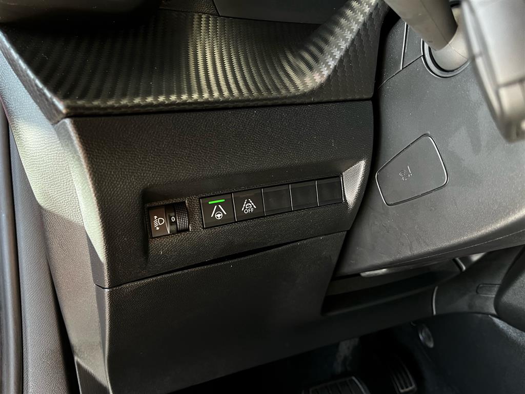 Peugeot 2008 1,2 PureTech Allure Pack EAT8 130HK 5d 8g Aut. - Image 10