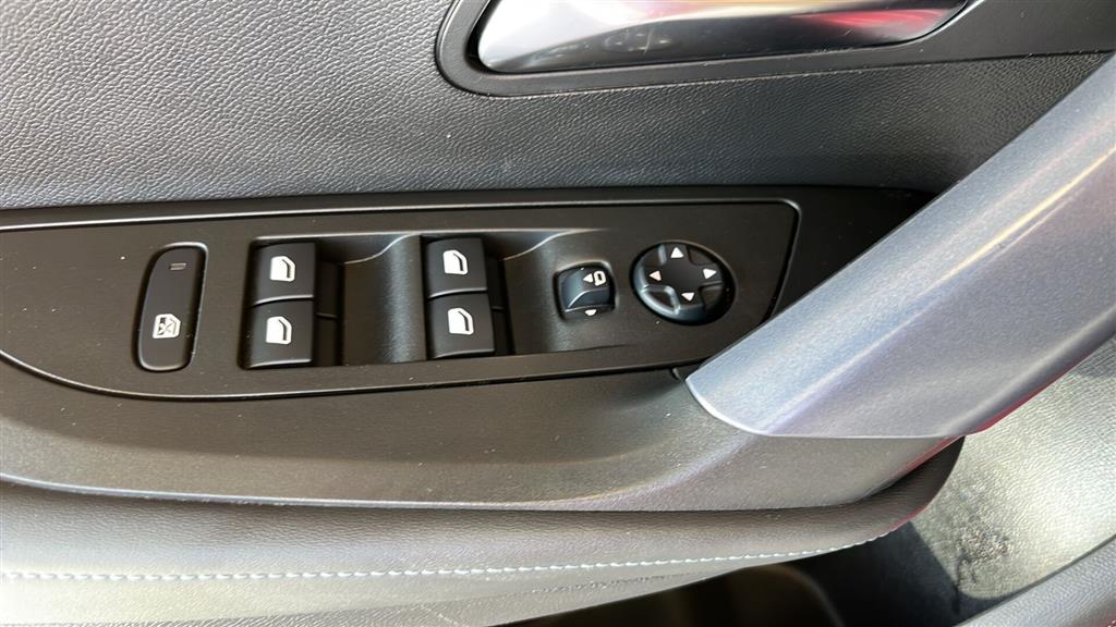 Peugeot 2008 1,2 PureTech Allure Pack EAT8 130HK 5d 8g Aut. - Image 16
