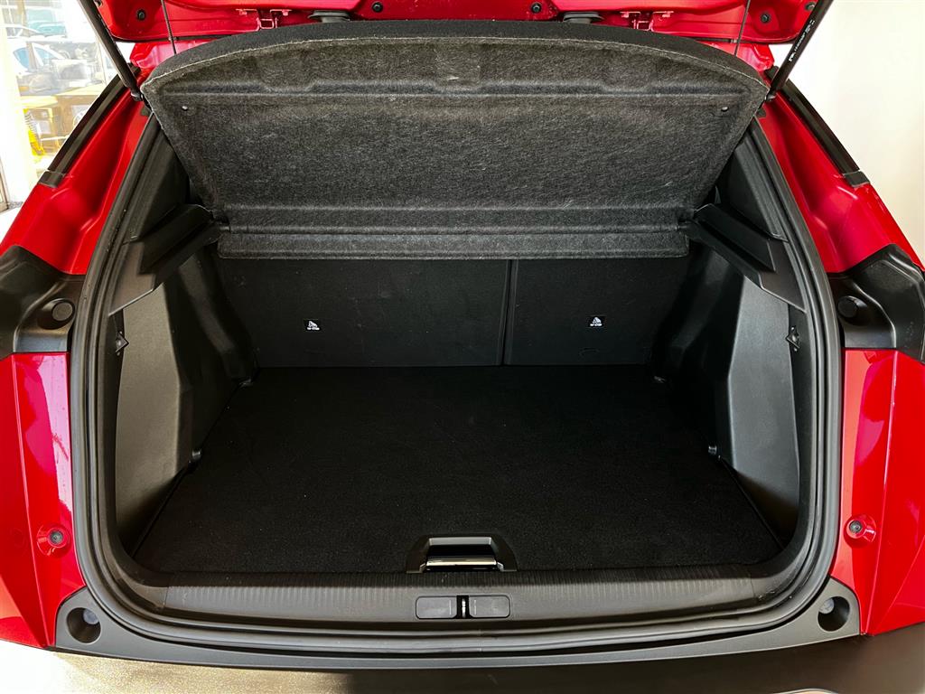 Peugeot 2008 1,2 PureTech Allure Pack EAT8 130HK 5d 8g Aut. - Image 4
