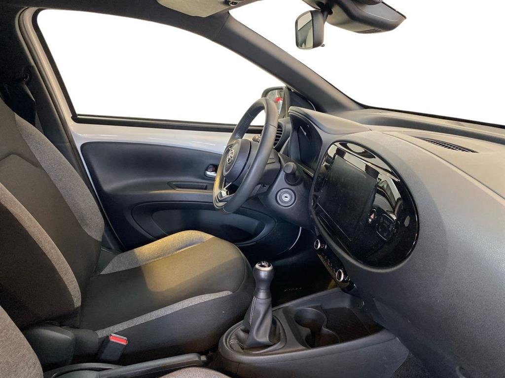 Toyota Aygo X 1.0 benzin (72 hk) Active - Image 15