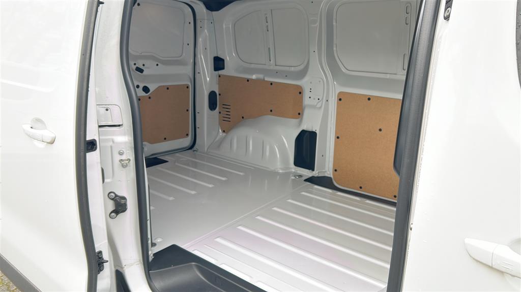 Peugeot Expert L2 2,0 BlueHDi Premium 144HK Van 6g - Image 8